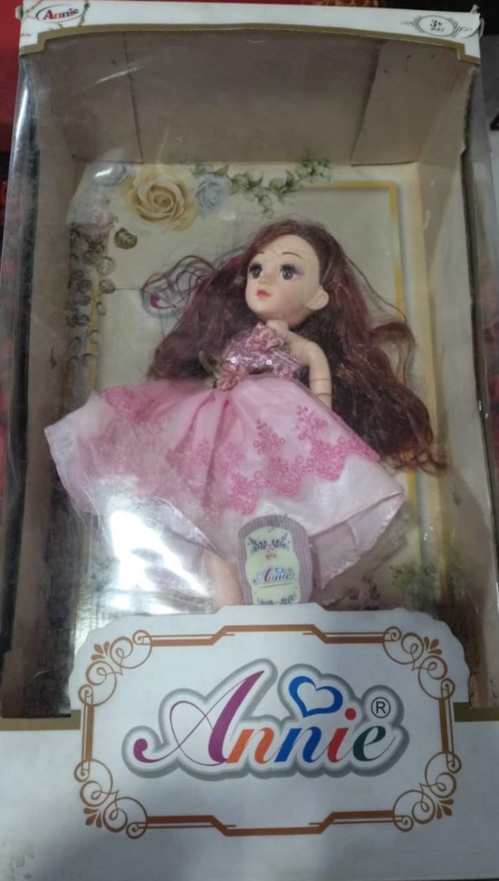 R ANNIE DOLL