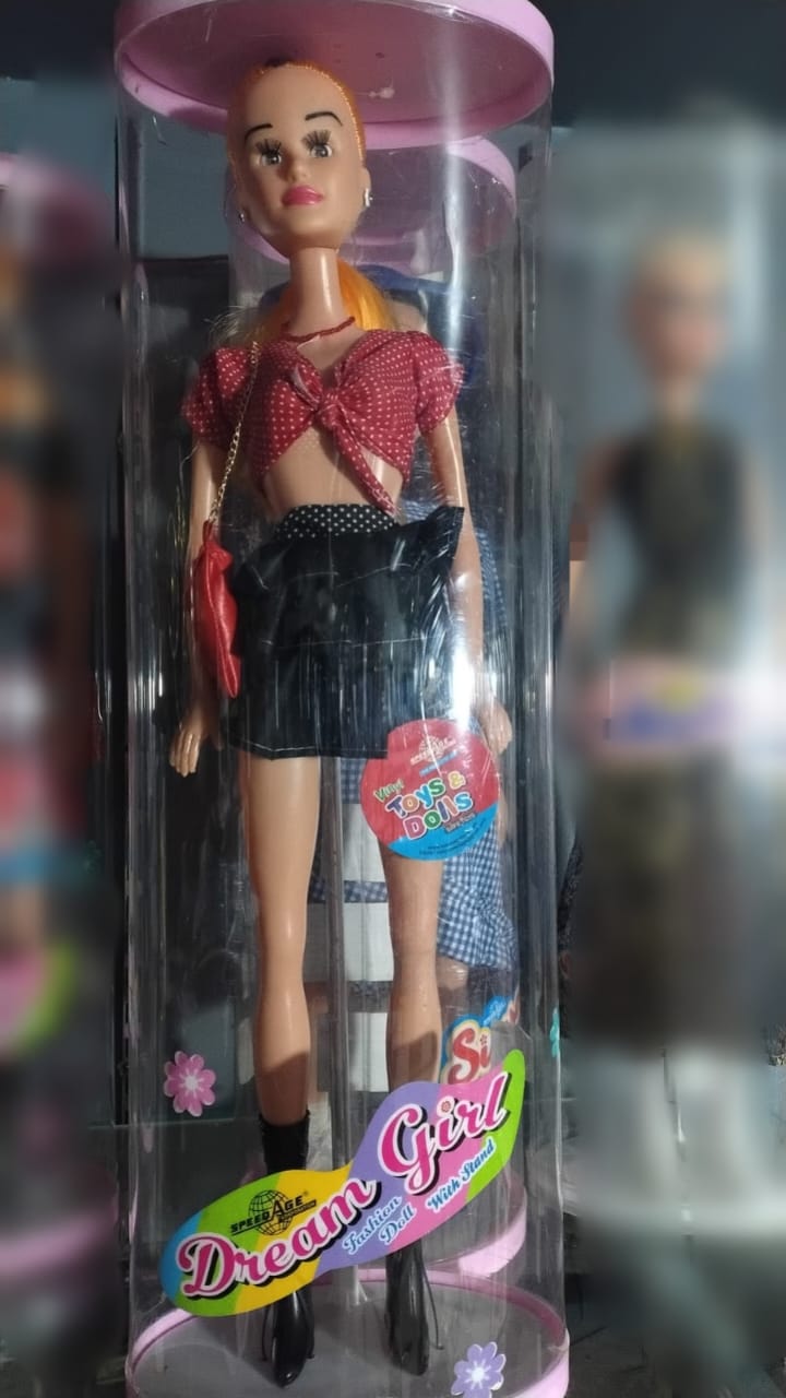 D8 DREAM GIRL DOLL