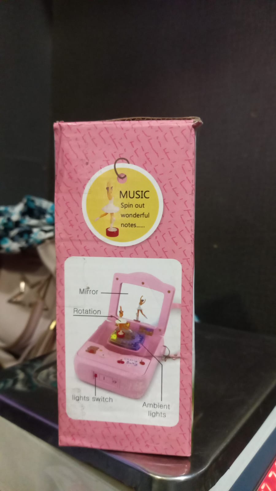 music box cherry baby - 355g - 15 x 7 x 16 -