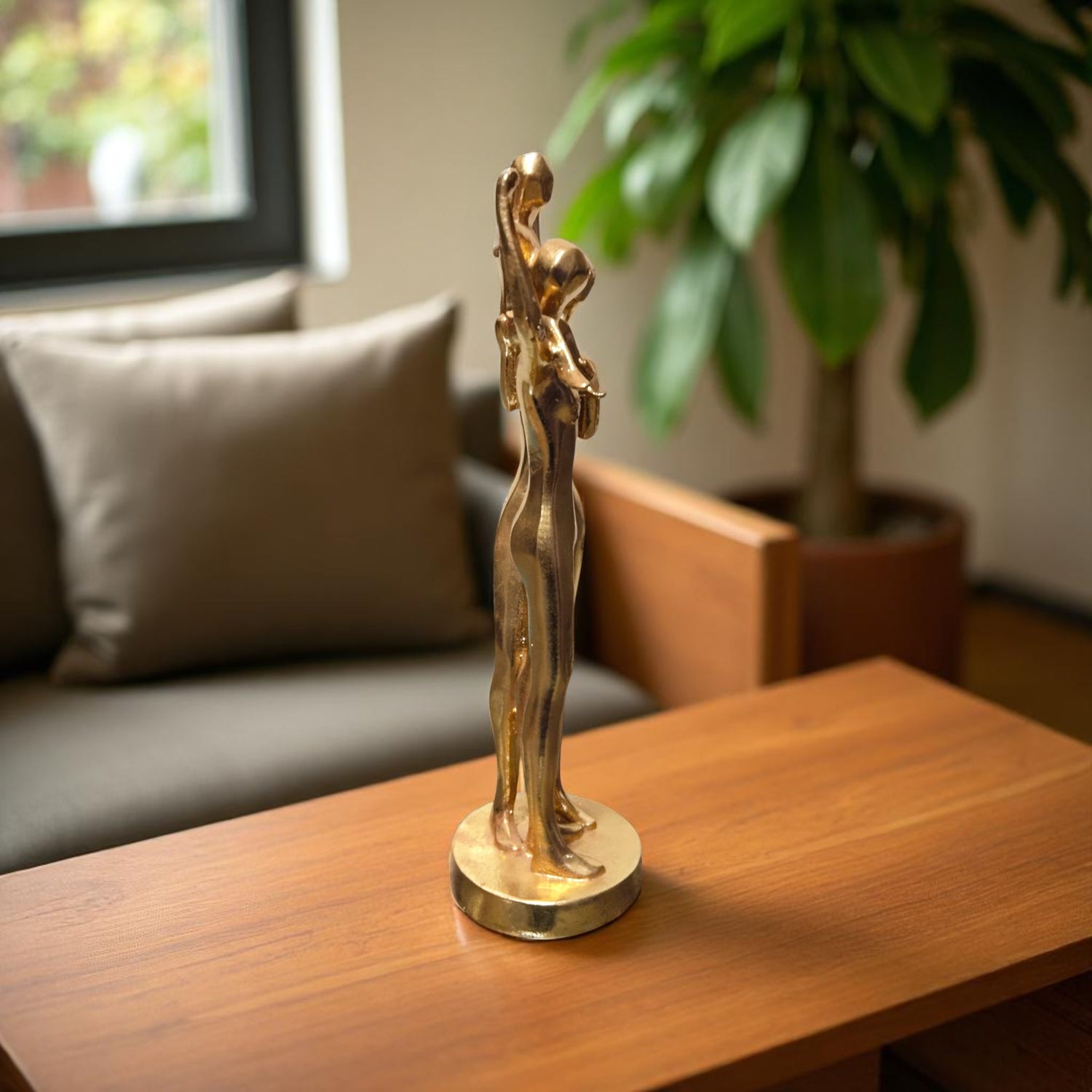 Parivaar Ki Udaan – Artistic Golden Sculpture for Living Room & Gifts”