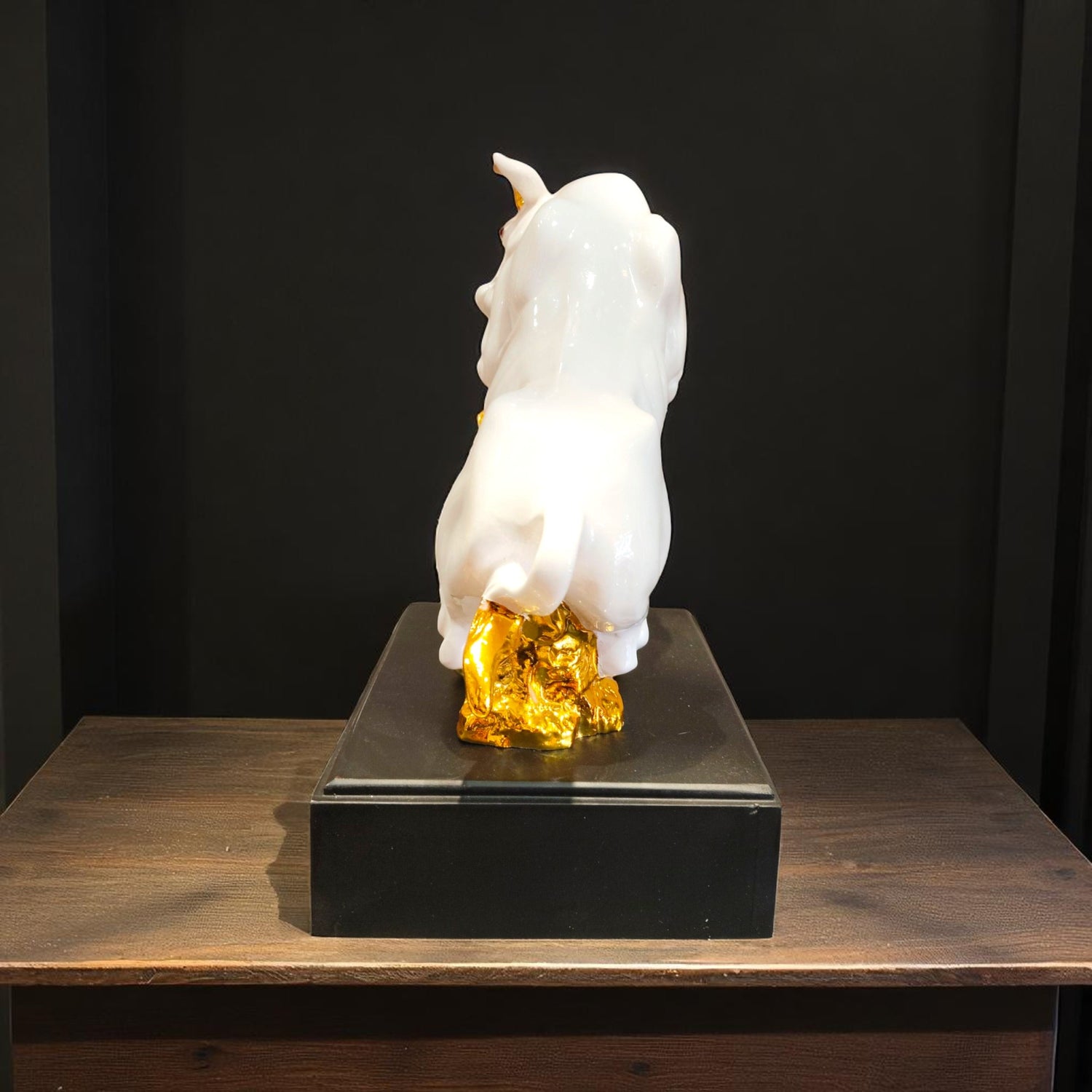  Rear angle of strong bull showpiece for office & home