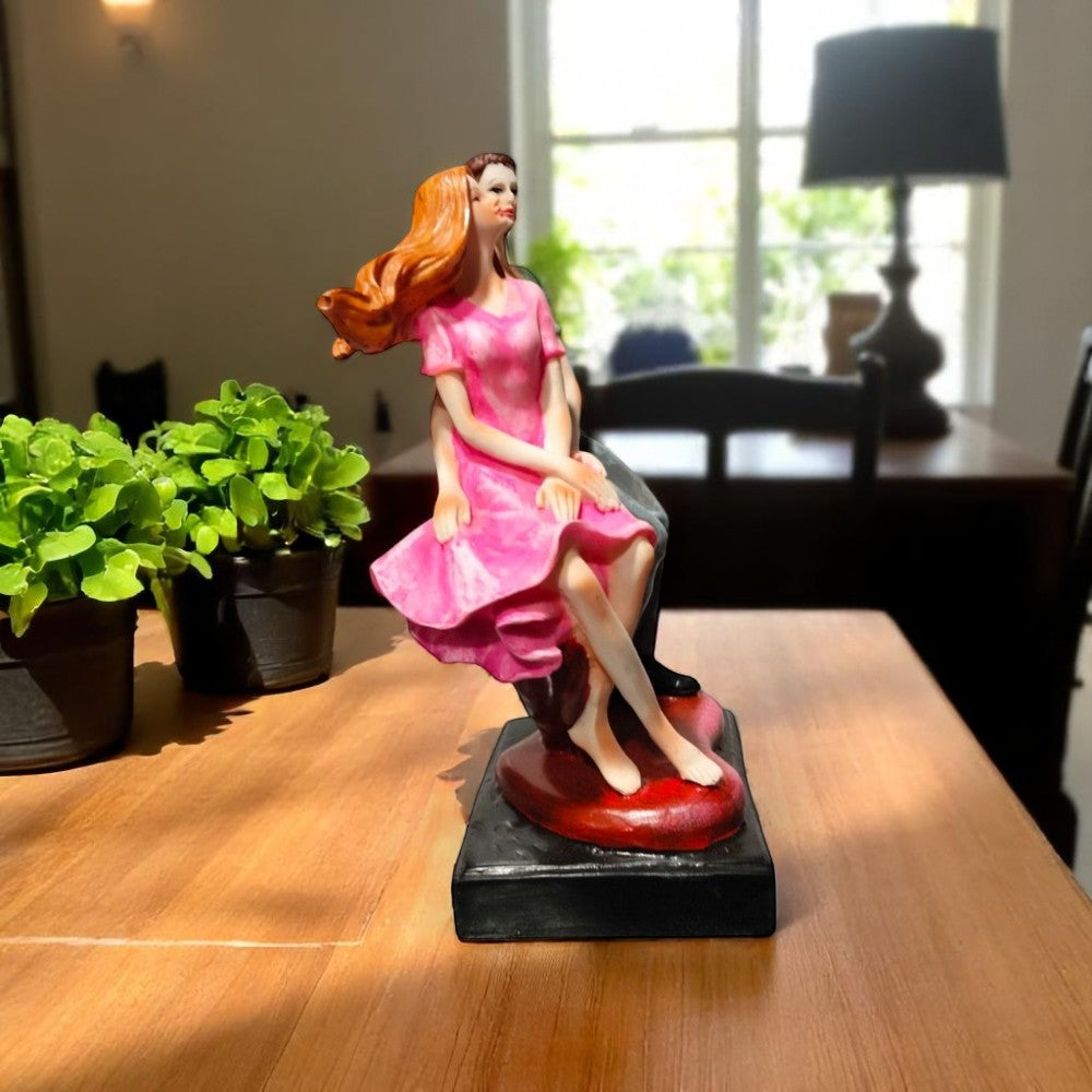 Side view left showing flying hair and couple on heart base – Motumal Giftwala Ranchi