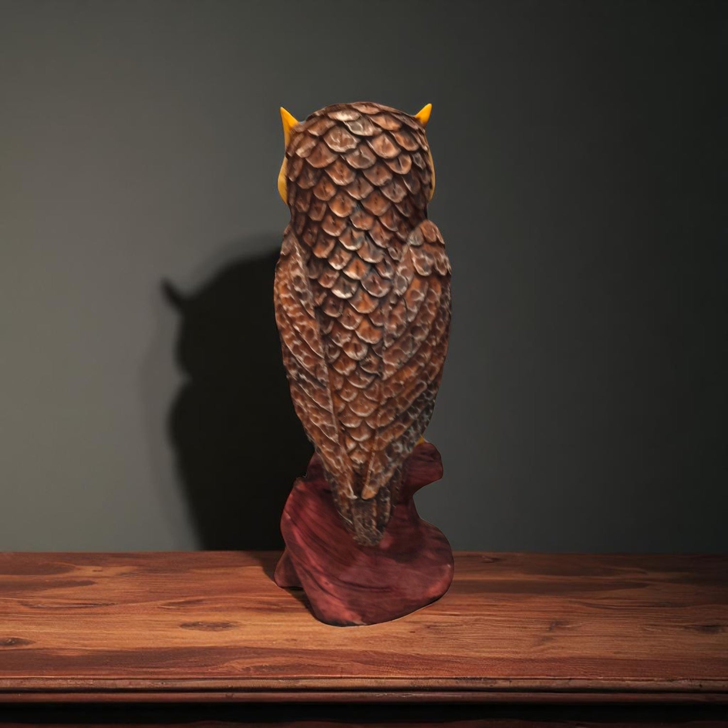 Back view showing realistic feather texture of owl showpiece